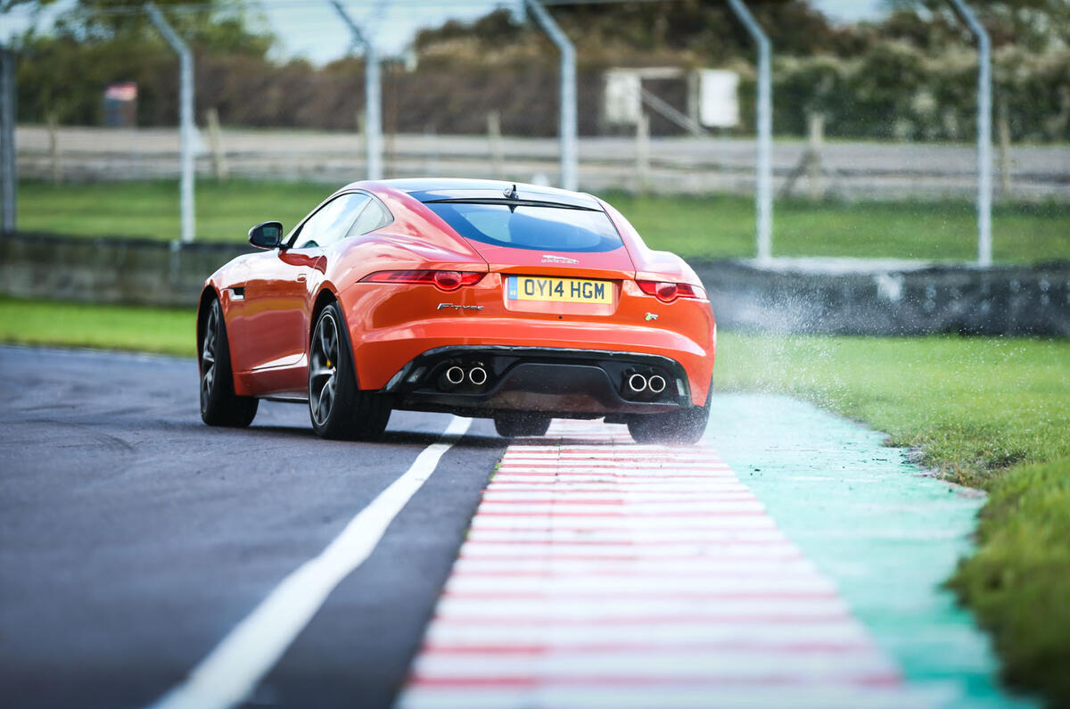 Britain’s Best Driver’s Car 2014 - the V8 muscle cars Britain’s Best Driver’s Car 2014 - the V8 muscle cars