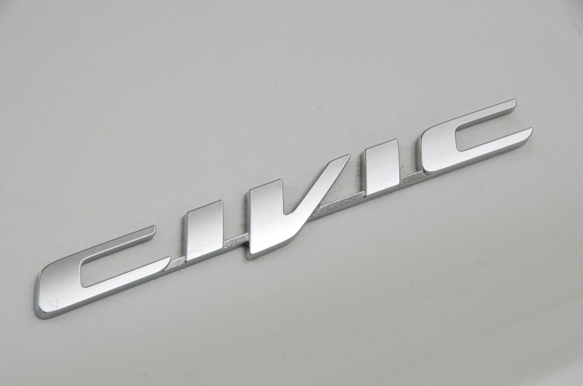 Honda Civic Tourer badging