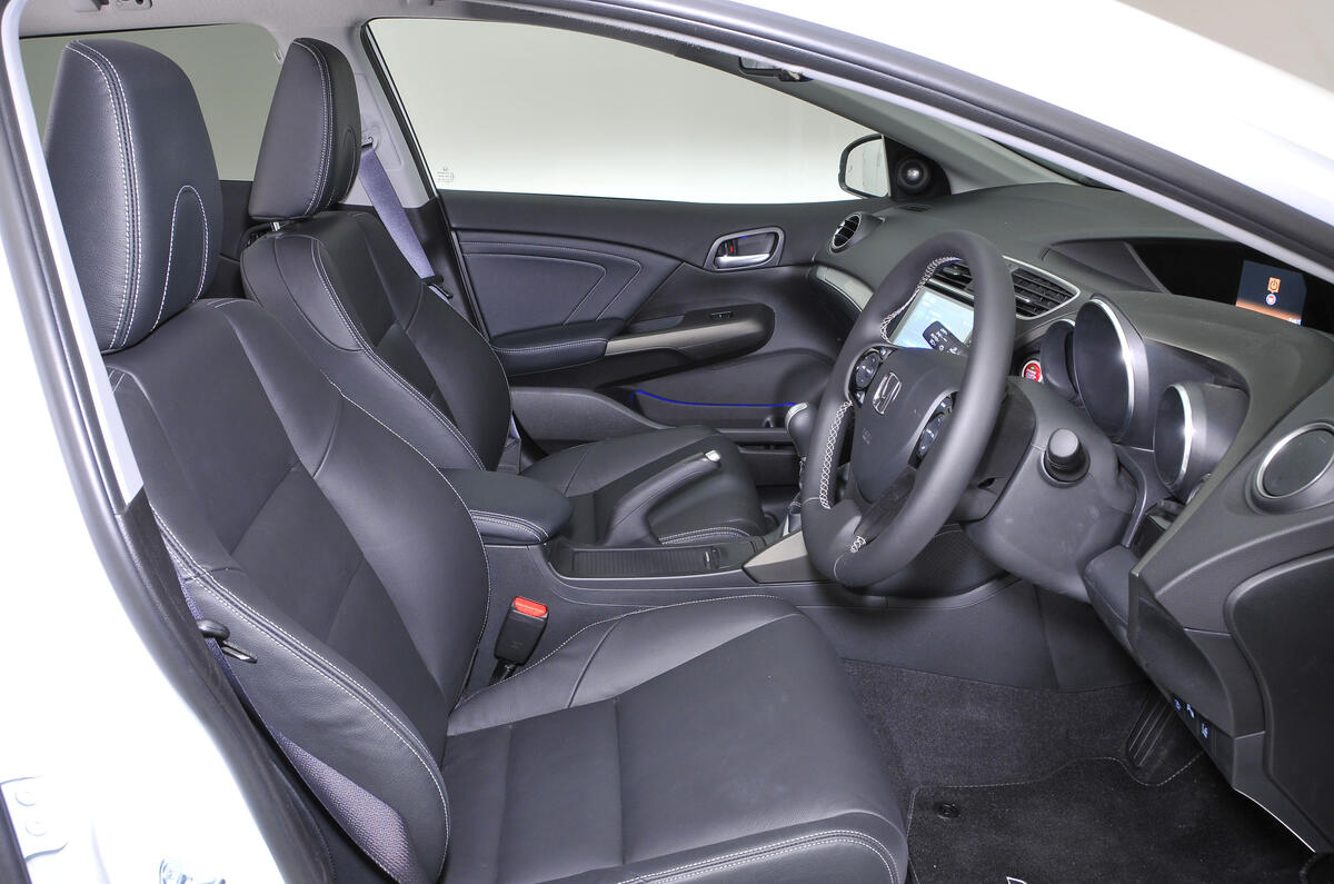 Honda Civic Tourer interior
