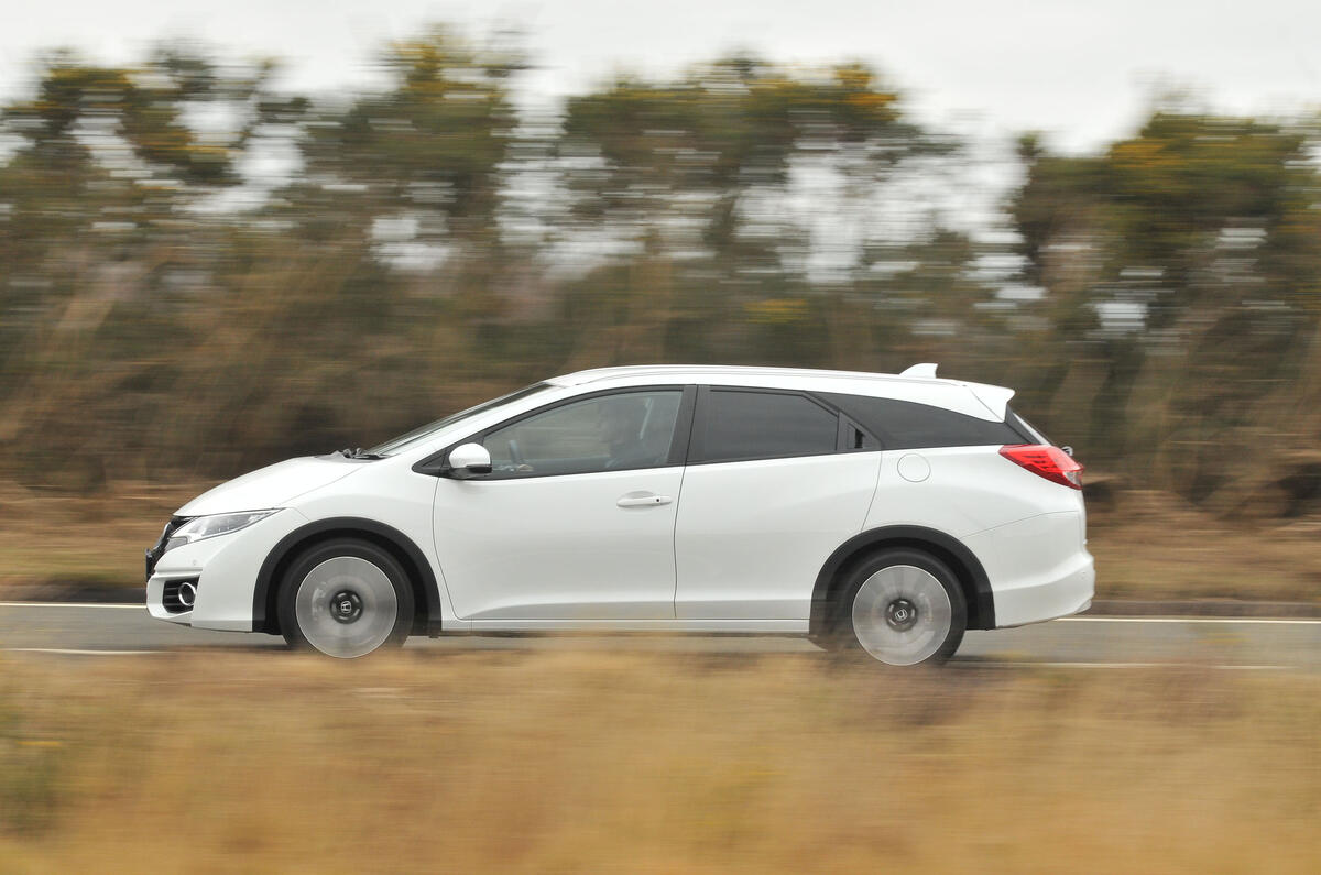 Honda Civic Tourer side profile