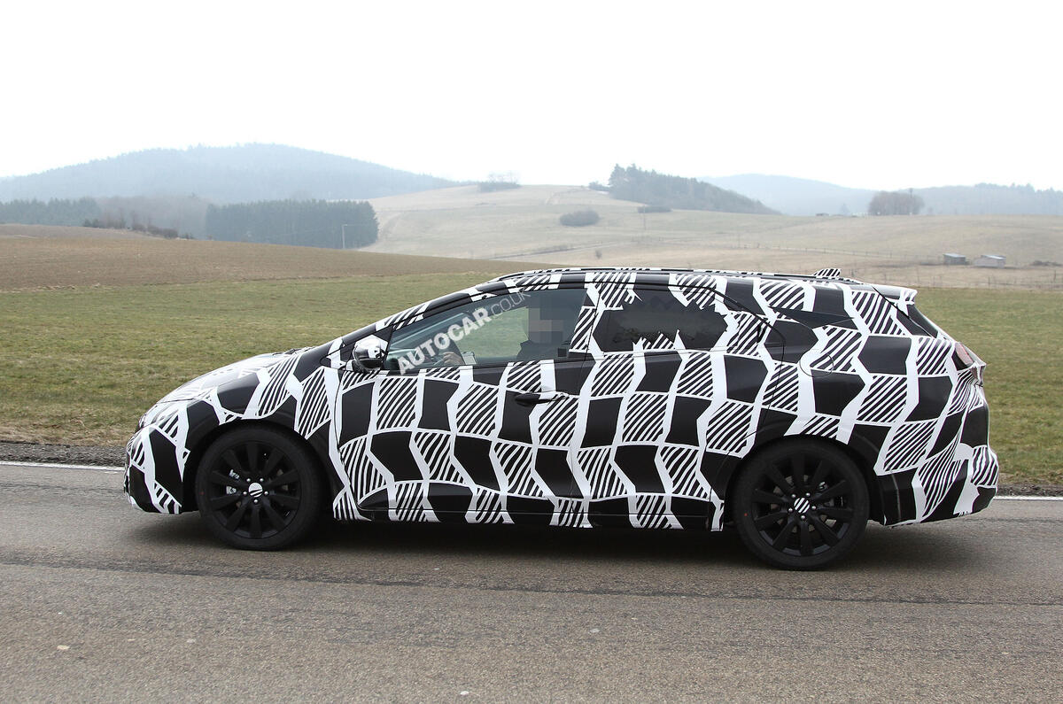 New Honda Civic estate spotted