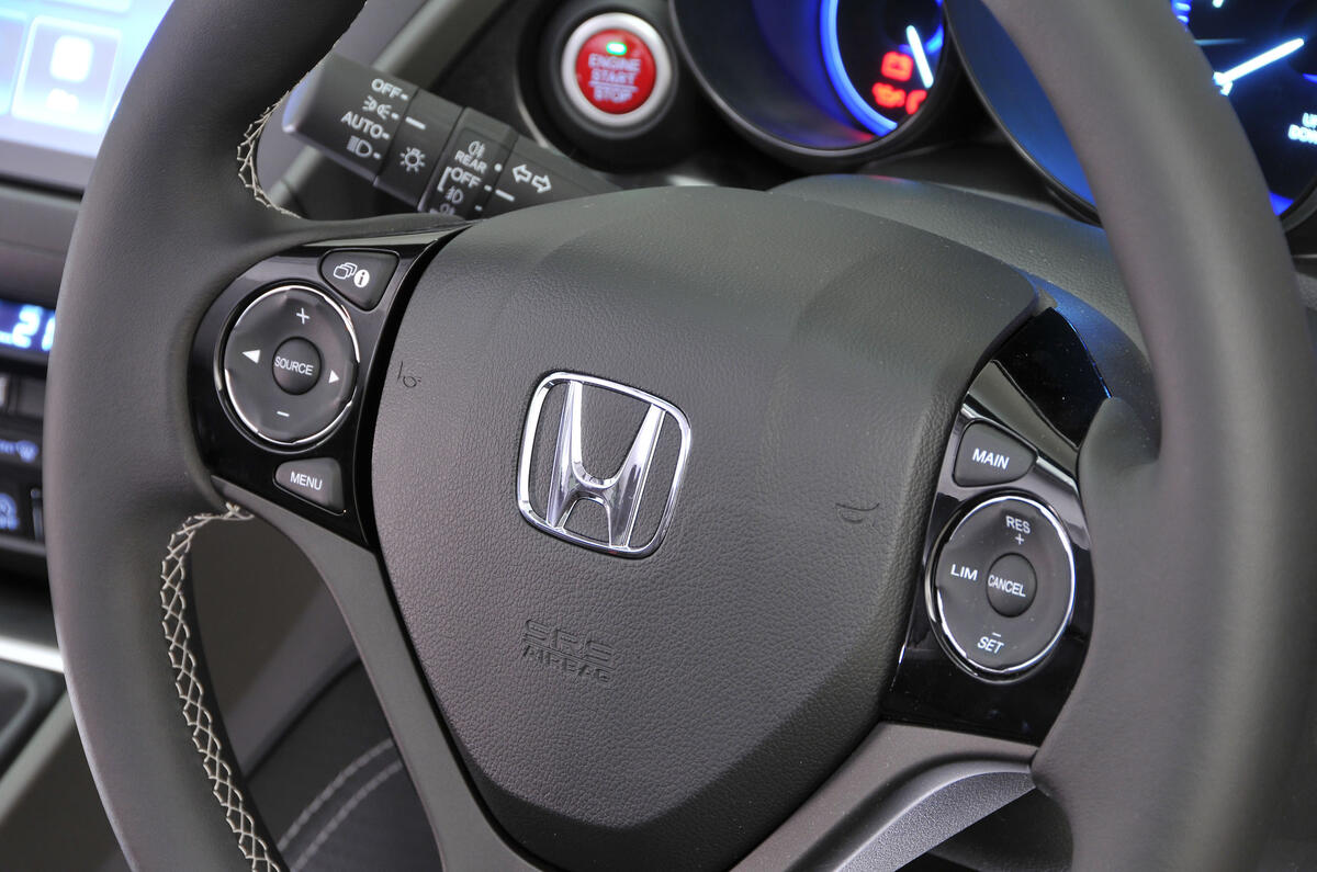 Honda Civic Tourer steering wheel controls