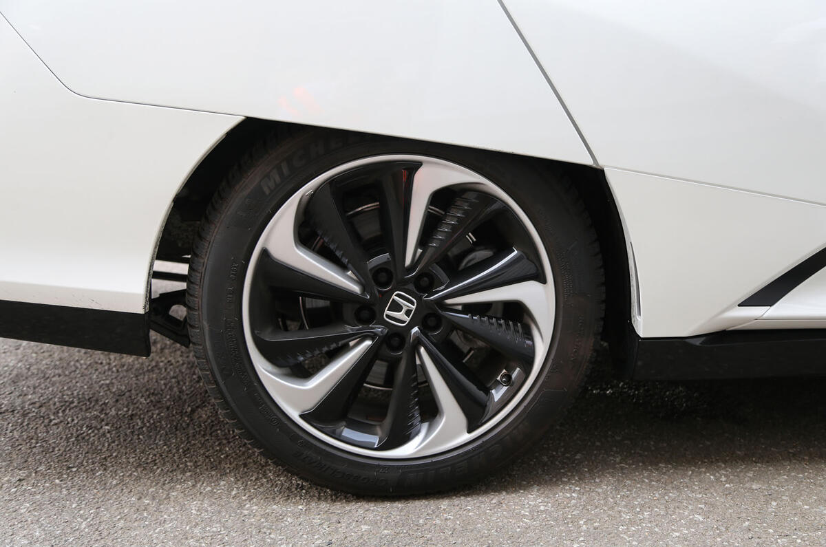 Honda Clarity FCV alloy wheels