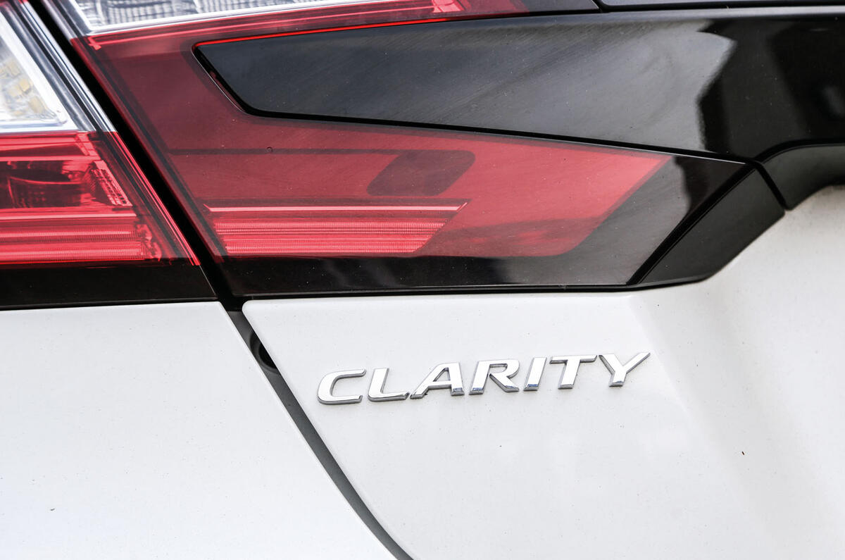 Honda Clarity FCV badging