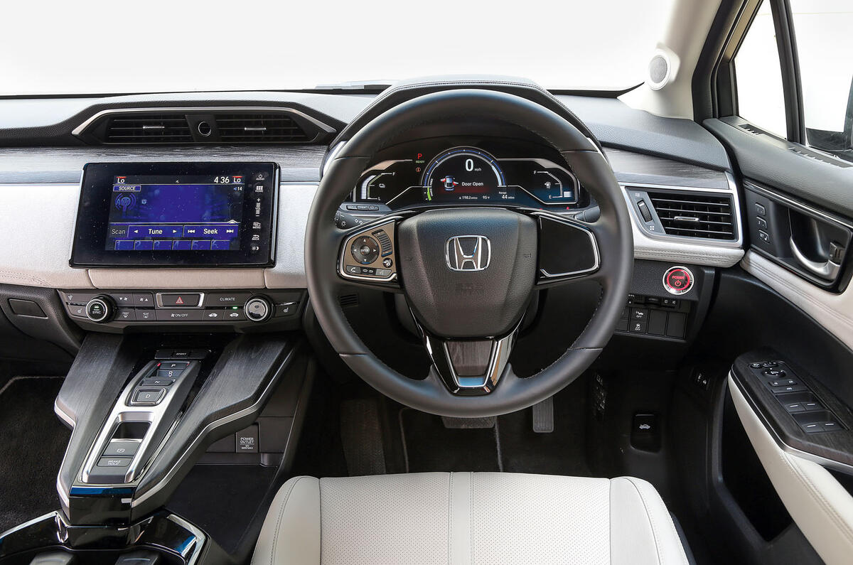 Honda Clarity FCV dashboard