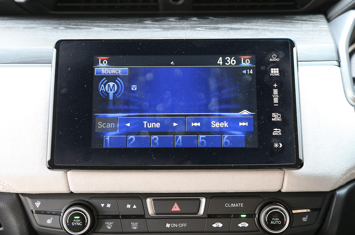 Honda Clarity FCV infotainment system