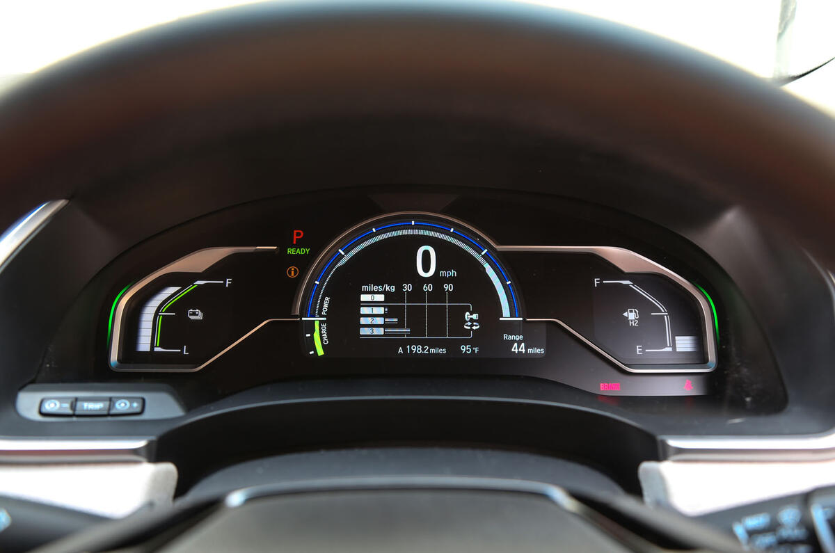 Honda Clarity FCV instrument cluster