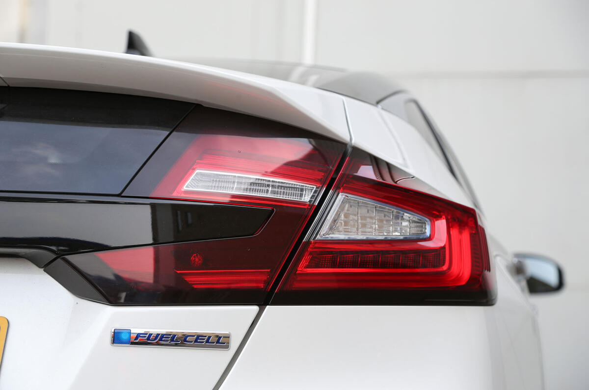 Honda Clarity FCV rear light