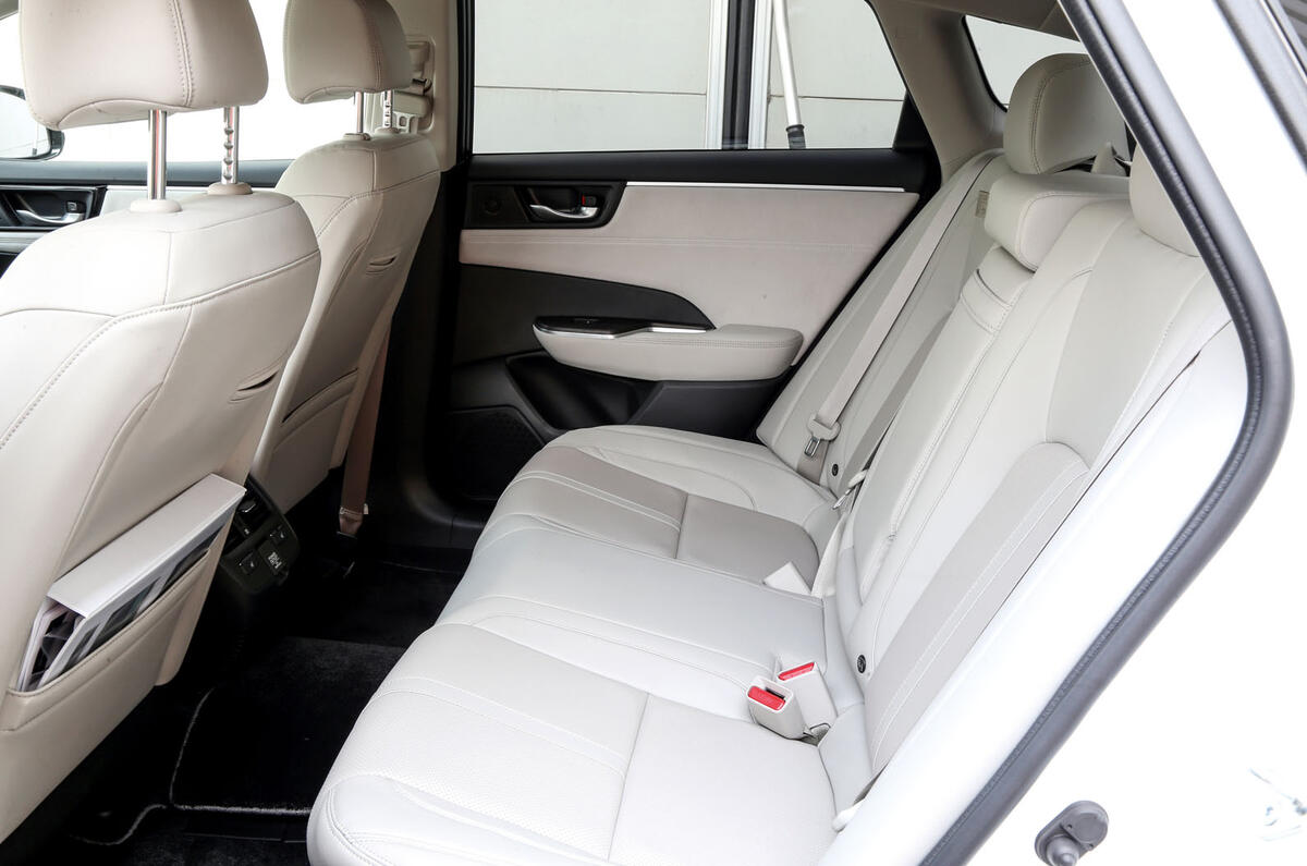 Honda Clarity FCV rear seats