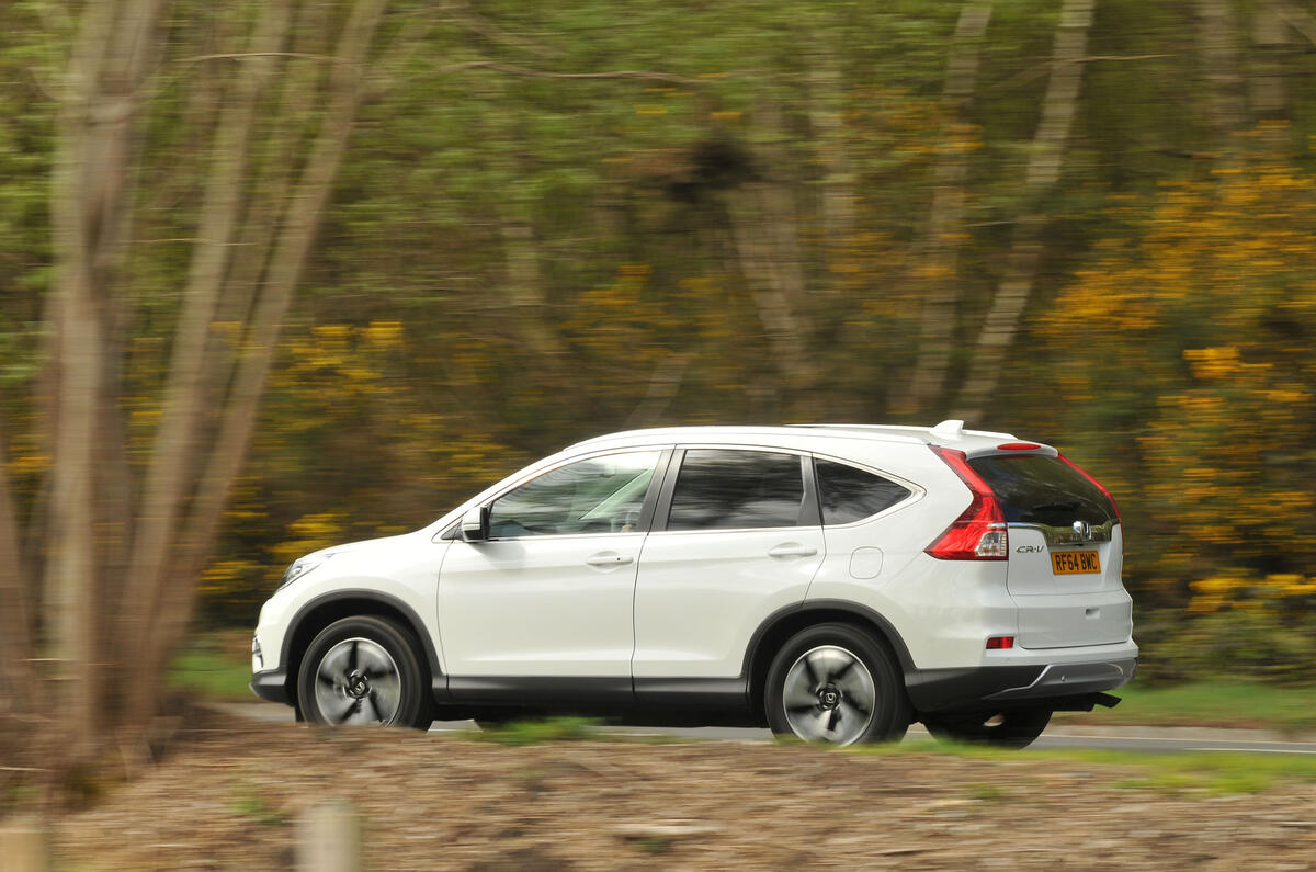 Honda CR-V rear cornering