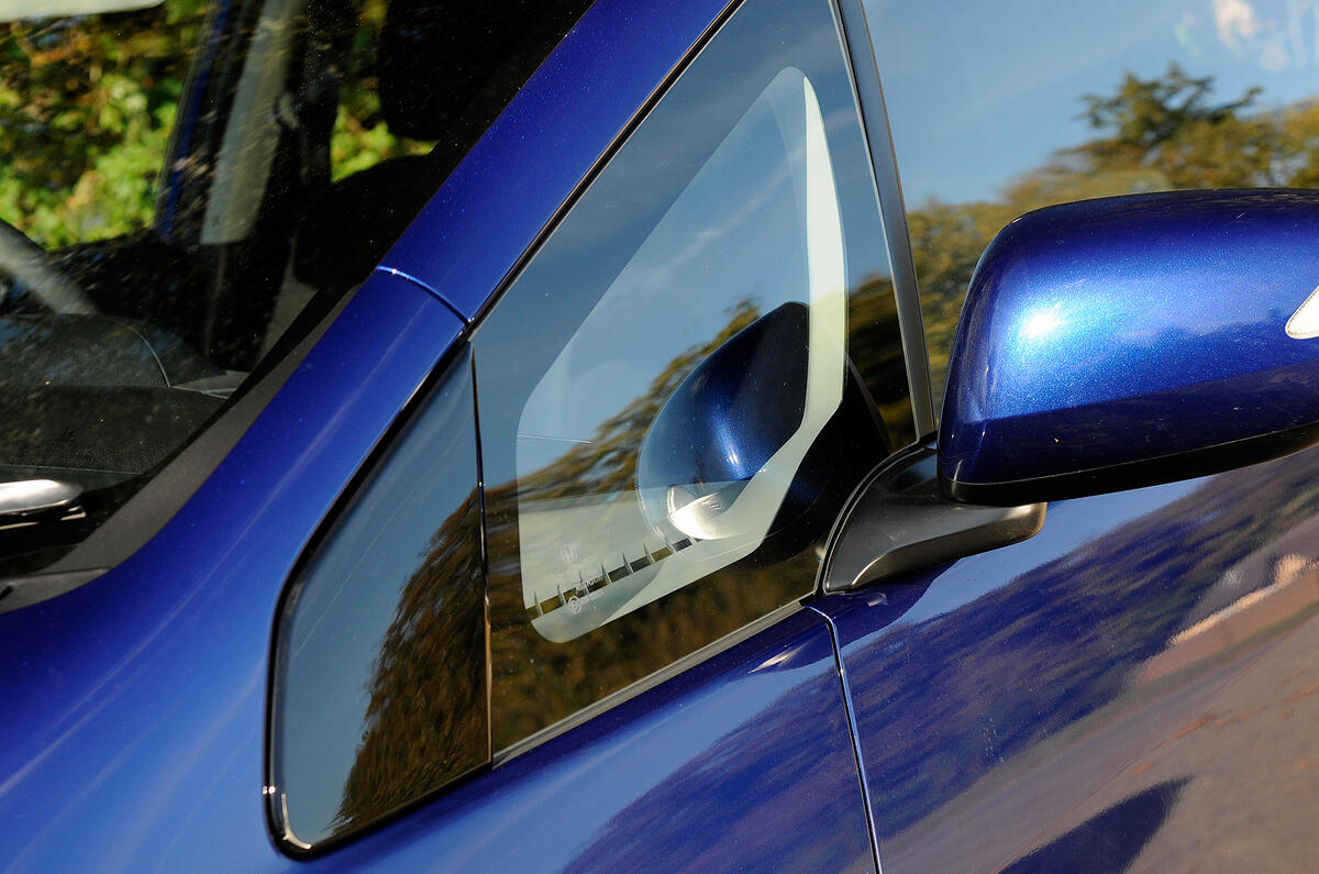 Honda has moved the position of the windscreen forward, extending the cabin space Honda Jazz quarterlight