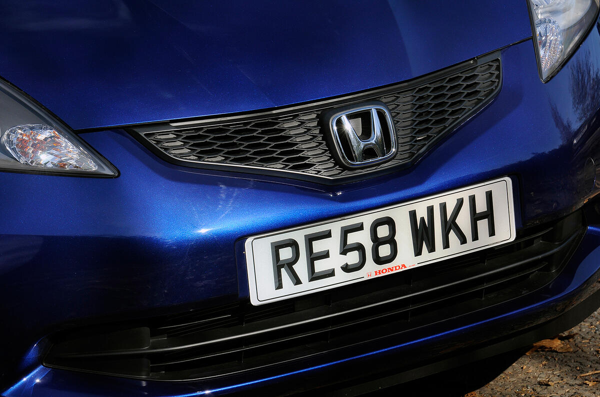 V-shaped raised central section on bonnet injects visual interest Honda Jazz front grille