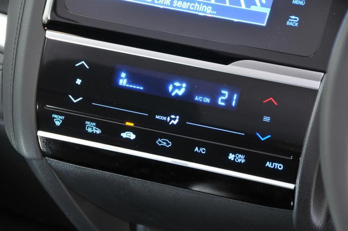 Commandes de climatisation de la Honda Jazz