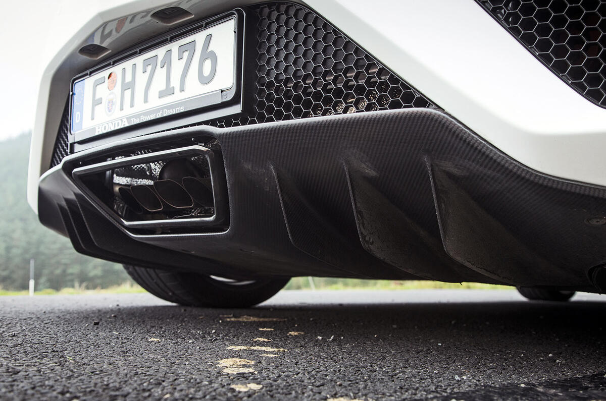 Honda NSX quad-exhaust system