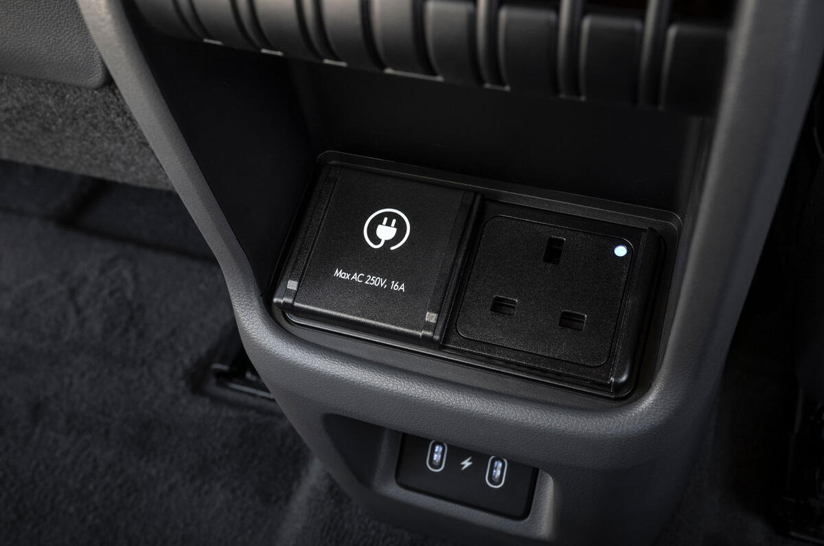 hyunda kona electric review 2023 019 connections