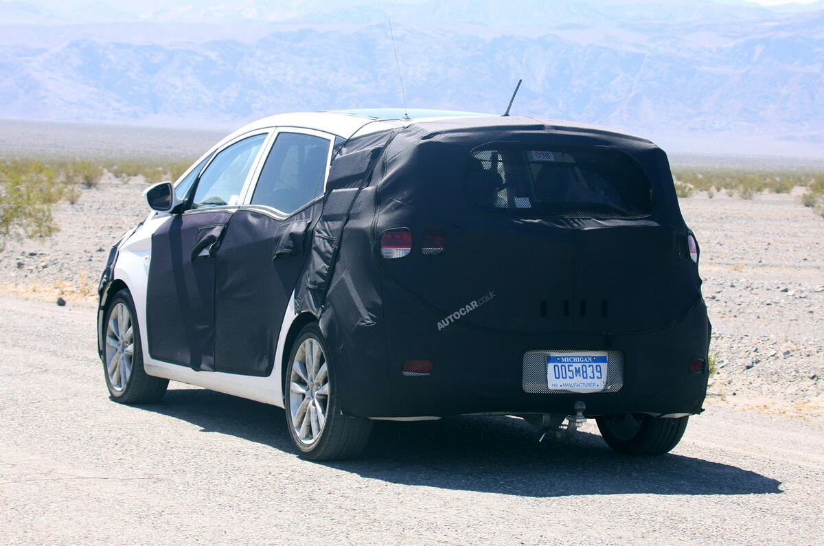 New Hyundai MPV set for Paris