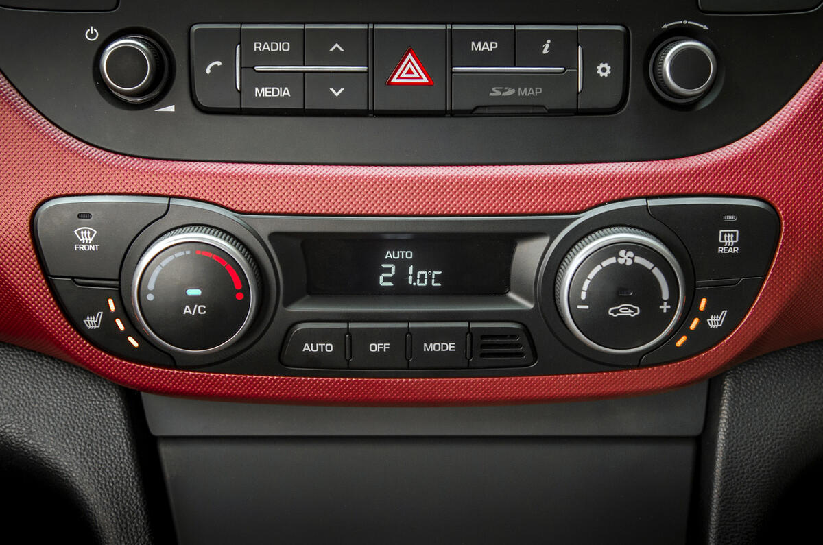 Hyundai i10 climate controls