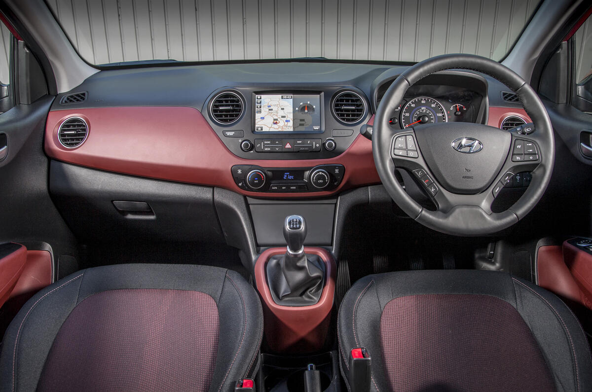 Hyundai i10 dashboard