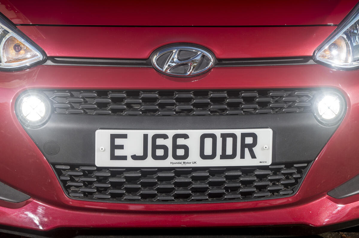 Hyundai i10 front grille