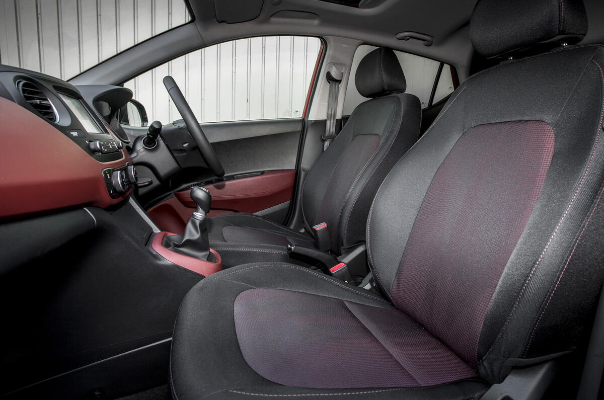 Hyundai i10 interior