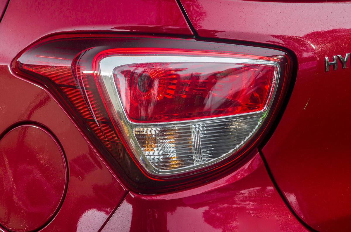 Hyundai i10 rear lights