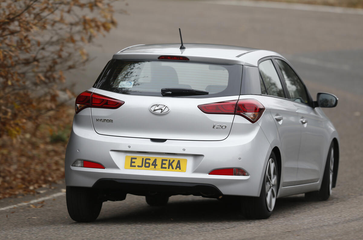 Hyundai i20 rear cornering