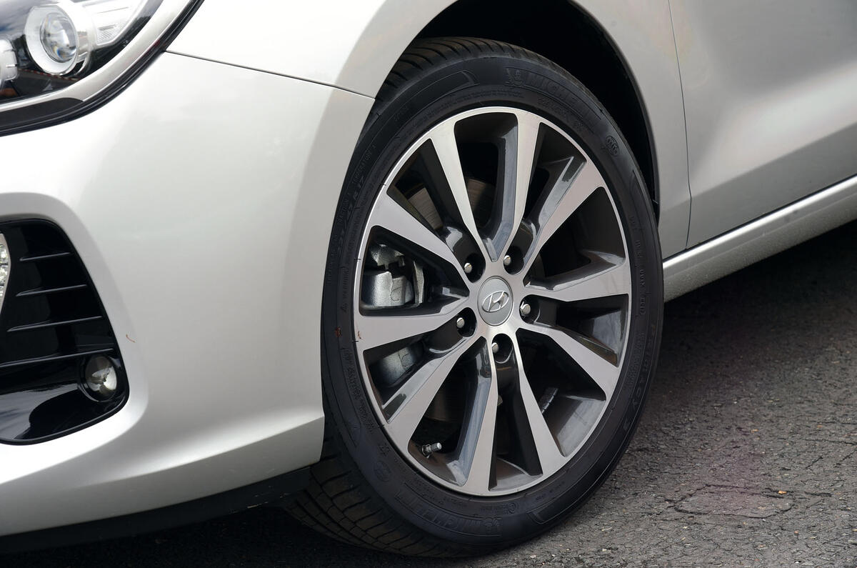 17in Hyundai i30 alloy wheels