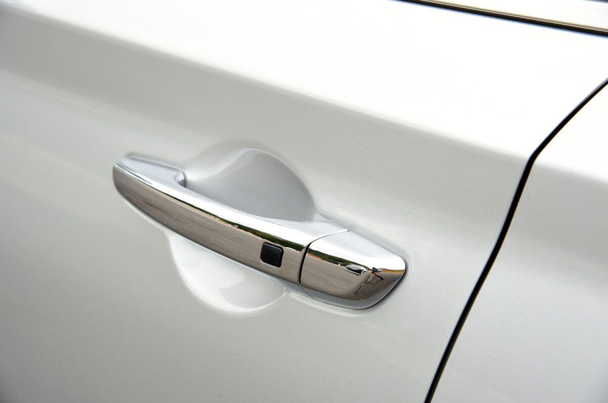 Hyundai i30 chrome door handle