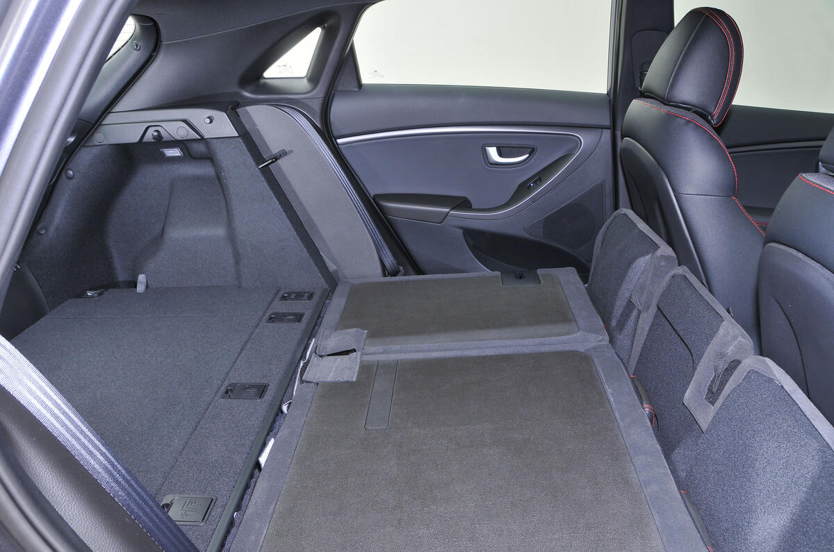 Hyundai i30 folded seats