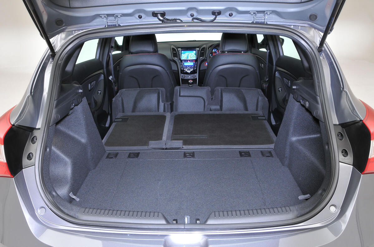 Hyundai i30 extended boot space