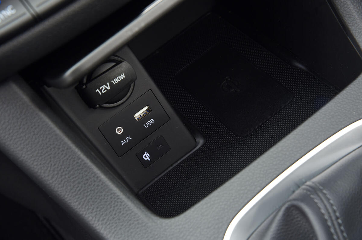 Hyundai i30 multimedia ports