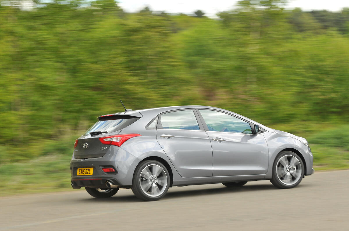 Hyundai i30 Turbo rear cornering