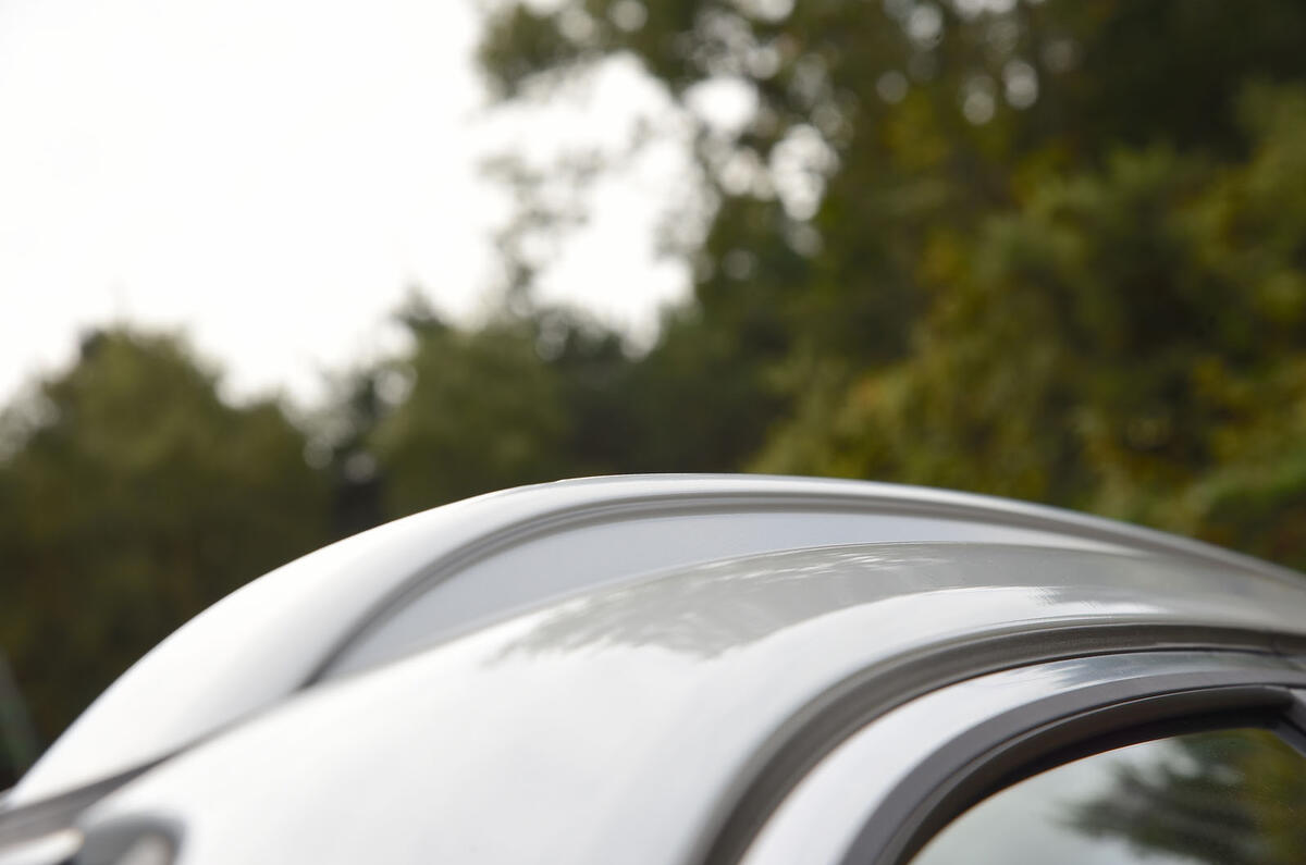 Hyundai i30 roof rails