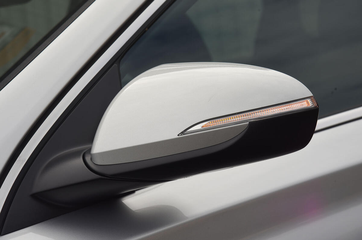 Hyundai i30 wing mirror