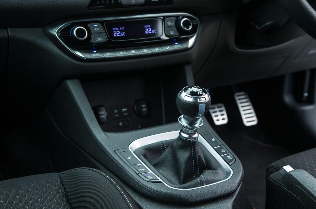 Hyundai i30 N centre console