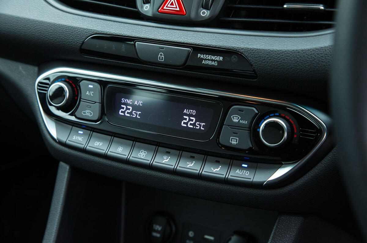 Hyundai i30 N climate controls