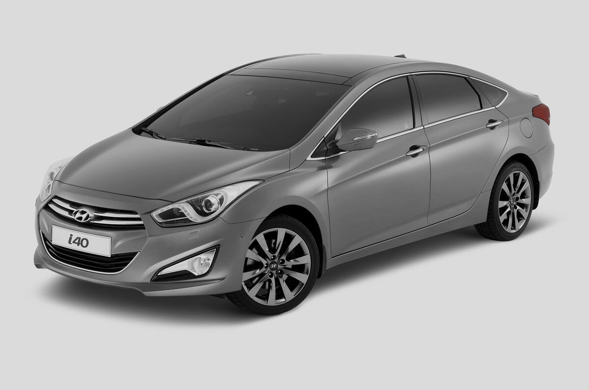 Hyundai i40 saloon - pics and details