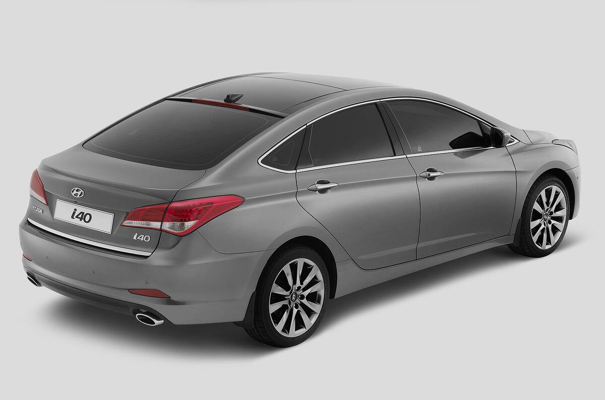 Hyundai i40 saloon - pics and details
