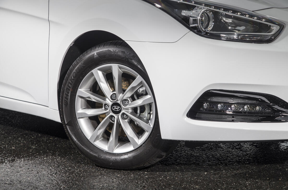 16in Hyundai i40 alloy wheels