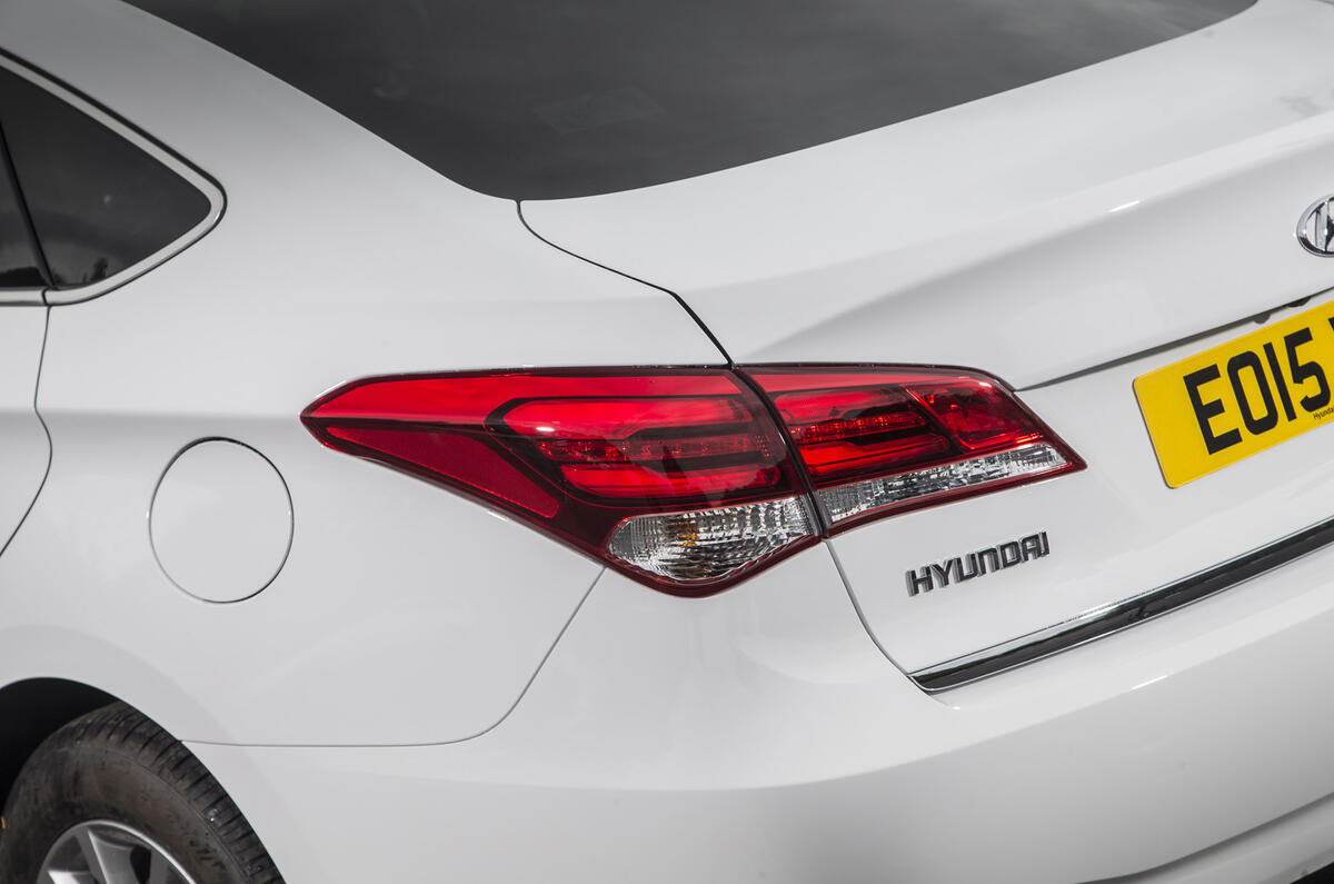 Hyundai i40 rear lights
