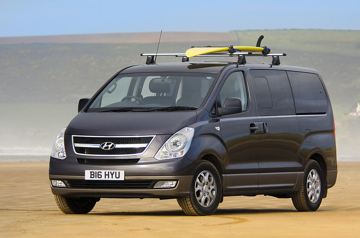 3 star Hyundai i800 MPV