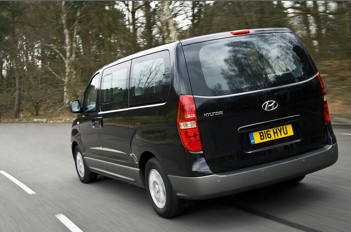 Hyundai i800 rear