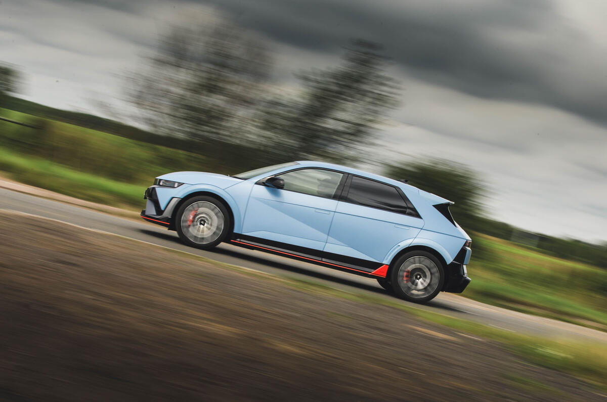 Hyundai Ioniq 5N Road Test 02 side panning Hyundai Ioniq 5N Road Test 02 side panning
