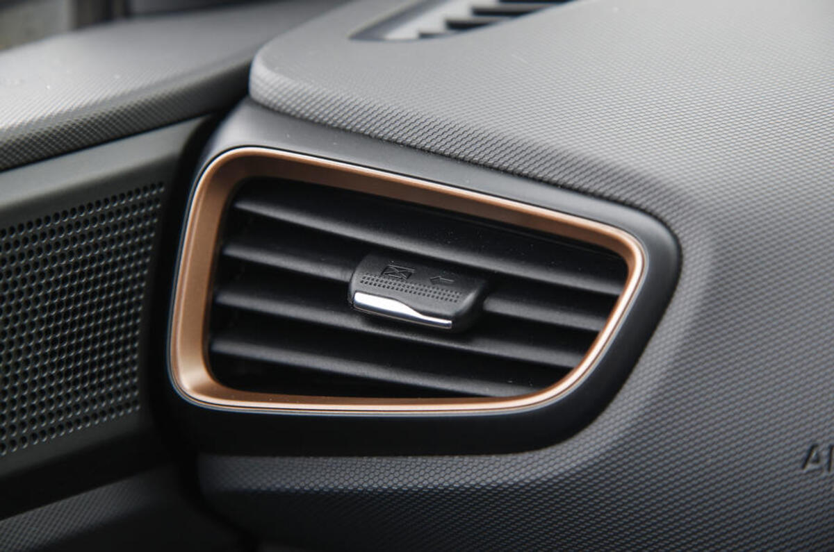 Hyundai Ioniq air vents