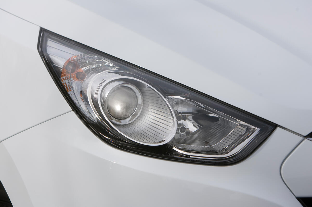 Hyundai ix35 xenon headlight