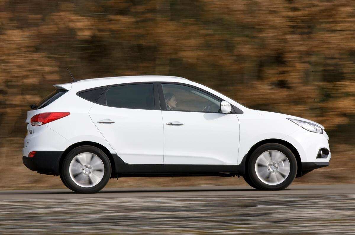 Hyundai ix35 side profile