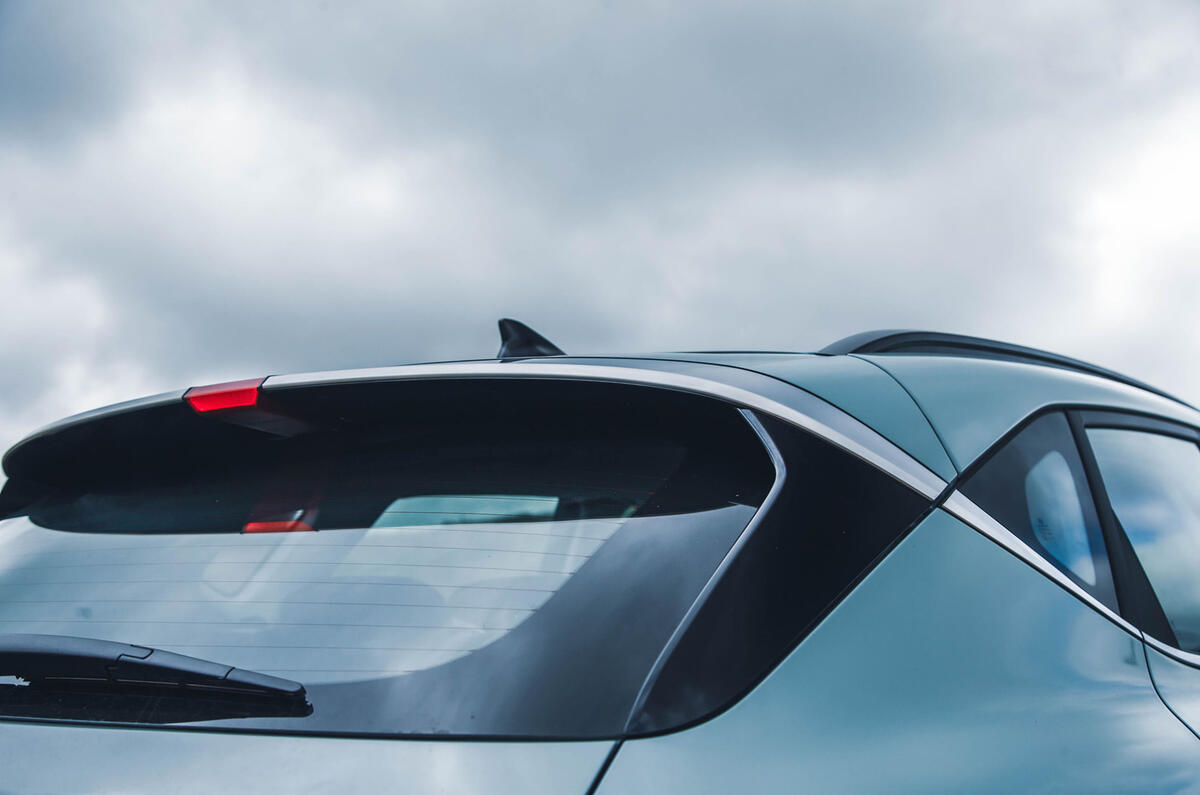 hyundai kona review 2023 11 spoiler