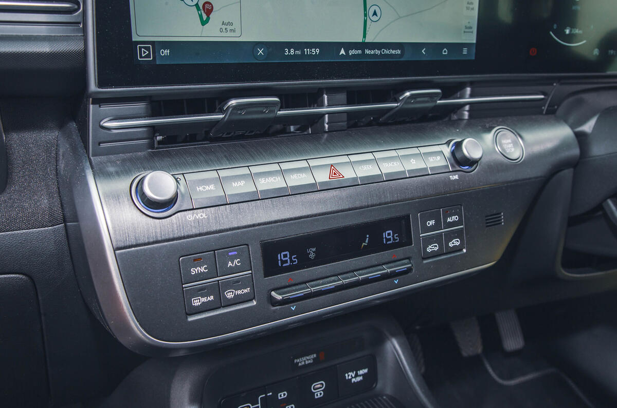 hyundai kona review 2023 19 buttons