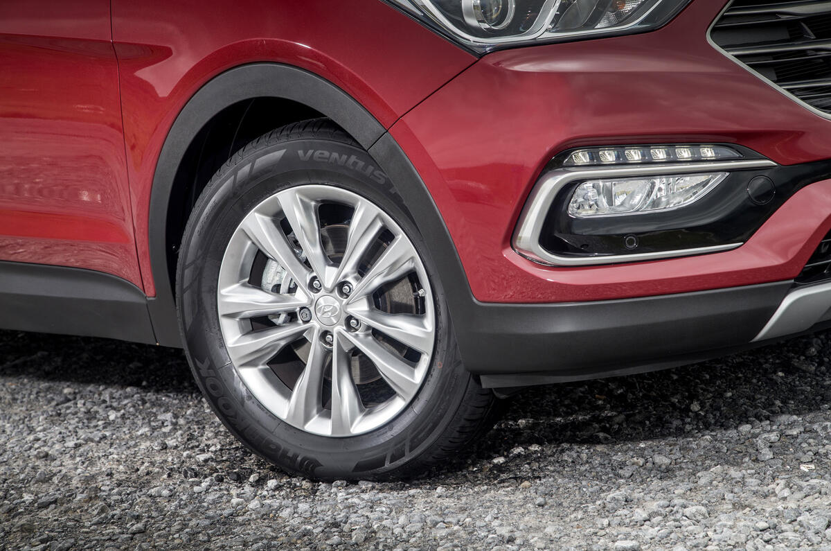 16in Hyundai Santa Fé alloy wheels