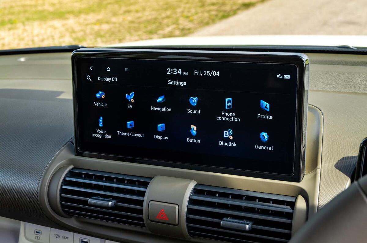 hyundai uk inster interior screen hyundai uk inster interior screen